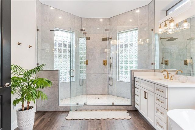 214 Varco DR, Austin, TX 78738