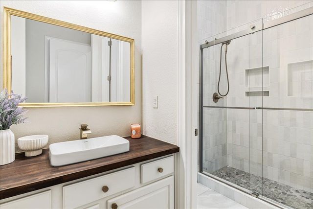 214 Varco DR, Austin, TX 78738