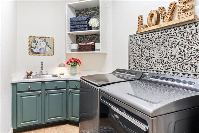 214 Varco DR, Austin, TX 78738