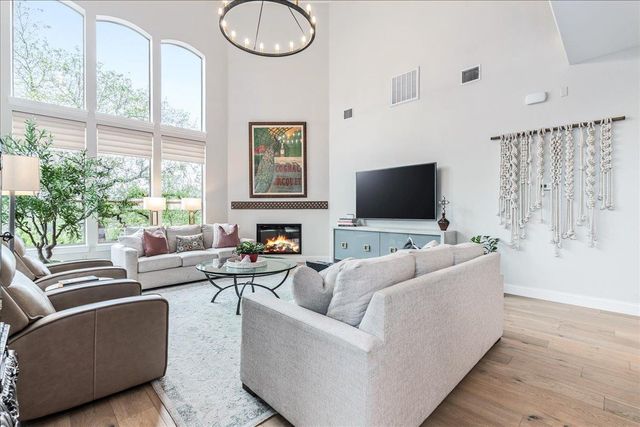 214 Varco DR, Austin, TX 78738