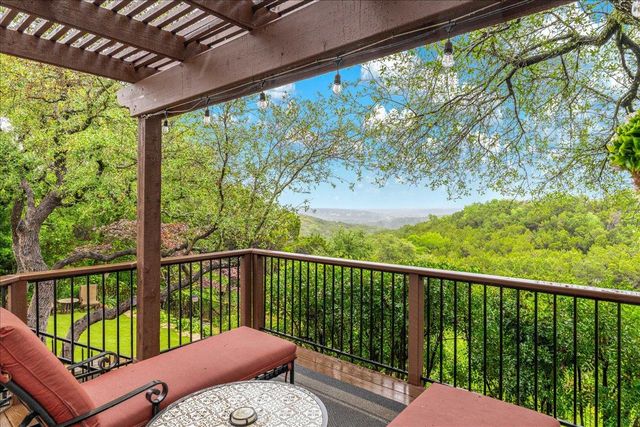 214 Varco DR, Austin, TX 78738