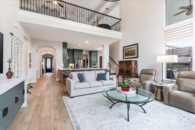 214 Varco DR, Austin, TX 78738