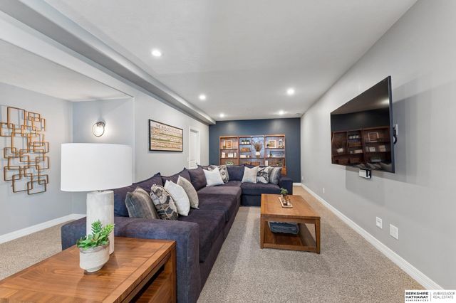 7422 S 198 Street, Gretna, NE 68028