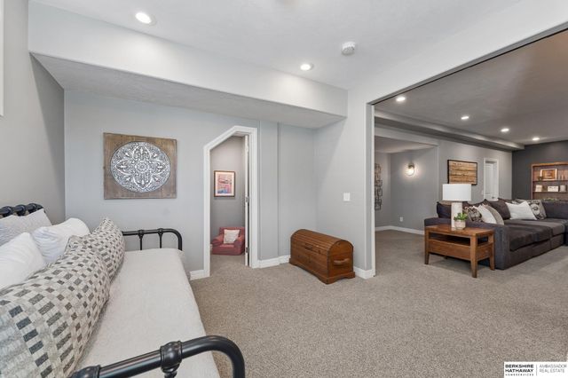 7422 S 198 Street, Gretna, NE 68028