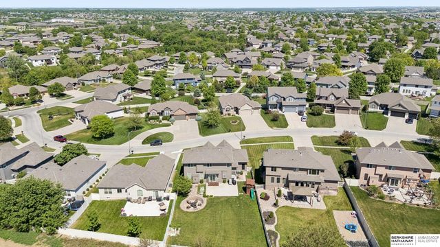 7422 S 198 Street, Gretna, NE 68028