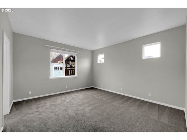 1280 REDING Ave, Eugene, OR 97402