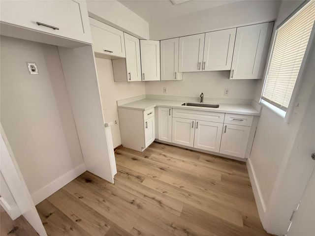 811 E Broward Blvd, Fort Lauderdale, FL 33301