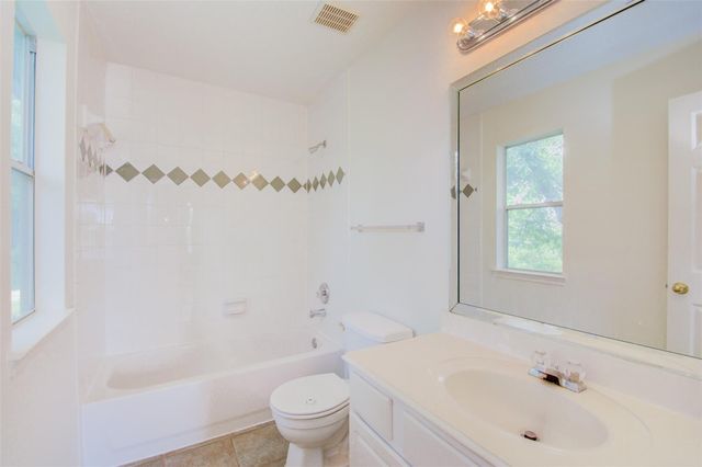 911 Reinicke Street, Houston, TX 77007