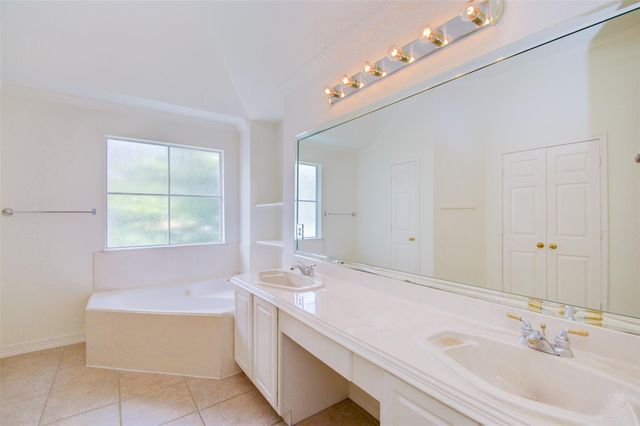 911 Reinicke Street, Houston, TX 77007