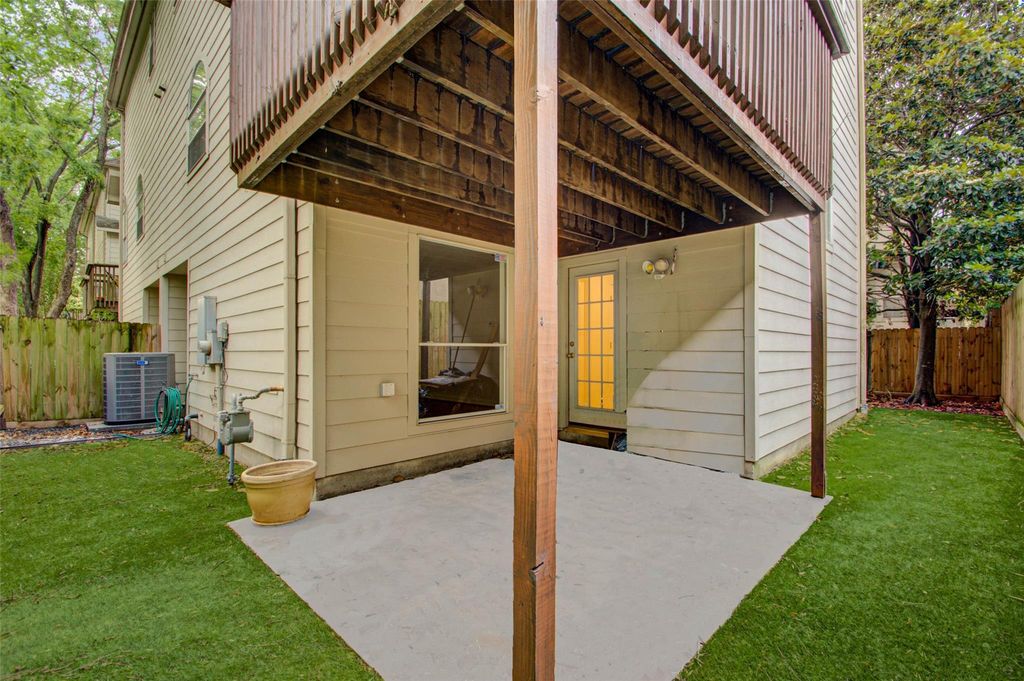 911 Reinicke Street, Houston, TX 77007