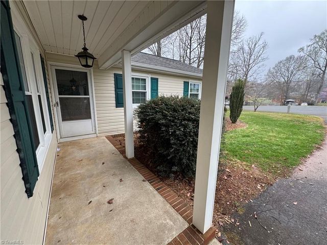 106 Meta Court, King, NC 27021