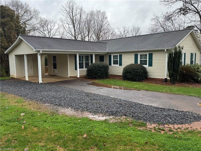 106 Meta Court, King, NC 27021