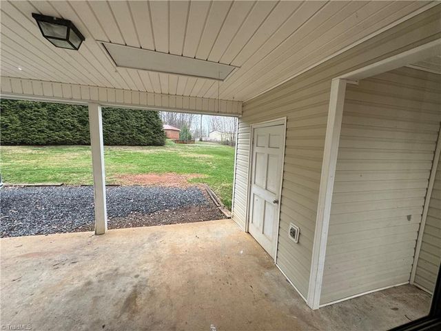 106 Meta Court, King, NC 27021