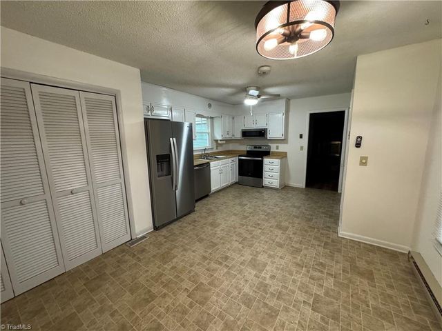 106 Meta Court, King, NC 27021