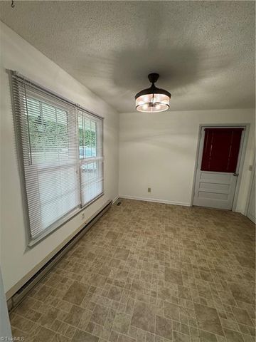 106 Meta Court, King, NC 27021