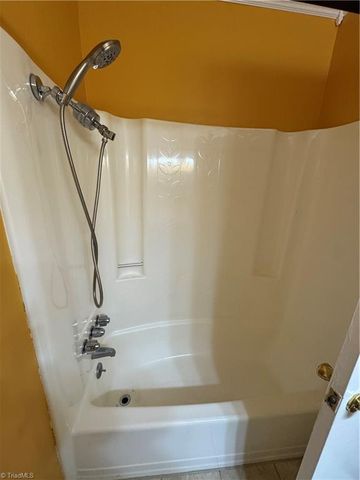 106 Meta Court, King, NC 27021