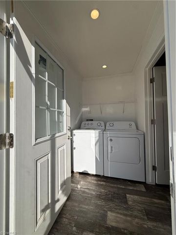 812 W Main Street, Pilot Mountain, NC 27041