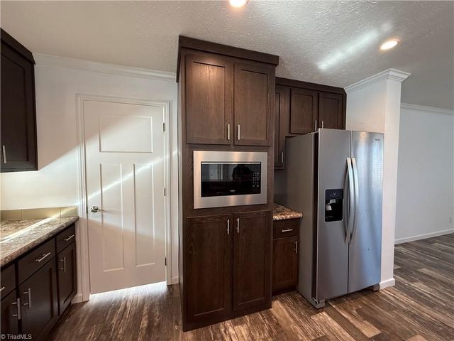 812 W Main Street, Pilot Mountain, NC 27041