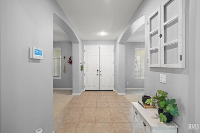 5101 Anacapa Drive, Bakersfield, CA 93306