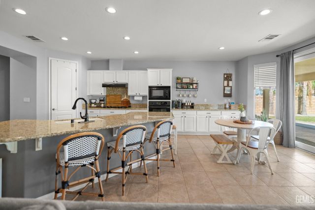 5101 Anacapa Drive, Bakersfield, CA 93306