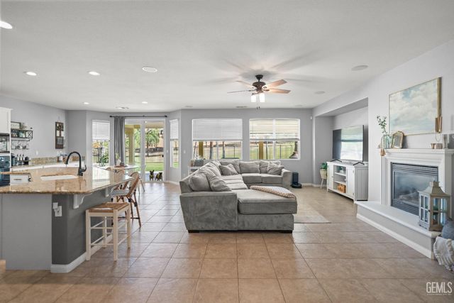 5101 Anacapa Drive, Bakersfield, CA 93306