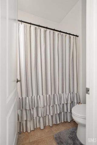 5101 Anacapa Drive, Bakersfield, CA 93306