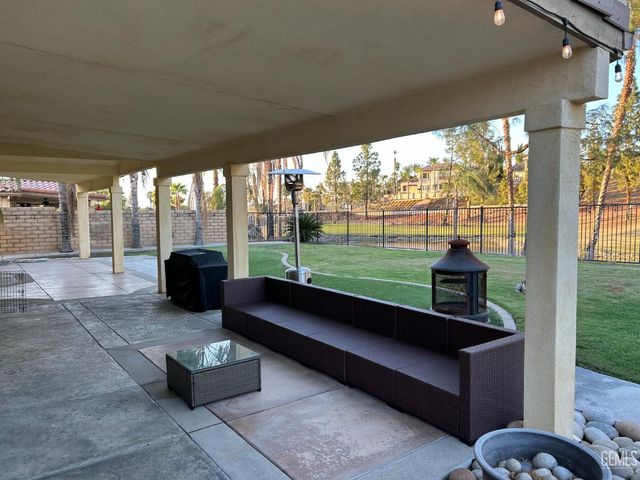 5101 Anacapa Drive, Bakersfield, CA 93306