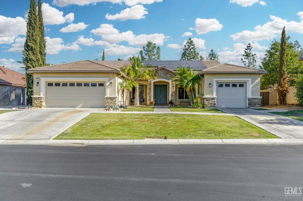 5101 Anacapa Drive, Bakersfield, CA 93306