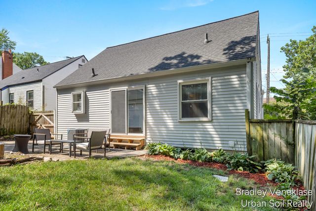 1336 Philadelphia Avenue, Grand Rapids, MI 49506