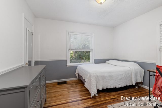 1336 Philadelphia Avenue, Grand Rapids, MI 49506