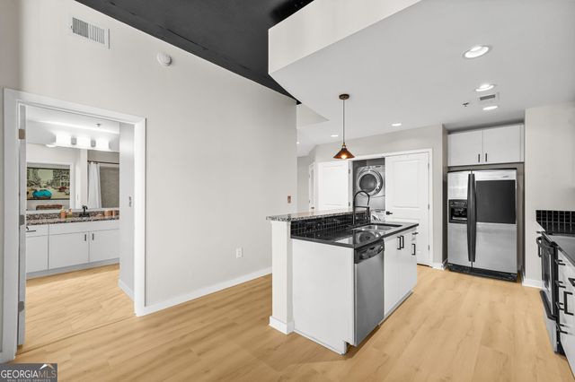 250 Pharr Road NE APT 1702, Atlanta, GA 30305