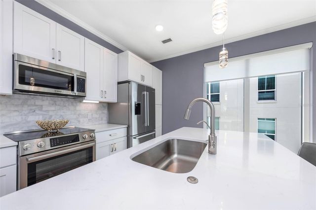 600 3RD AVENUE S 305, St Petersburg, FL 33701
