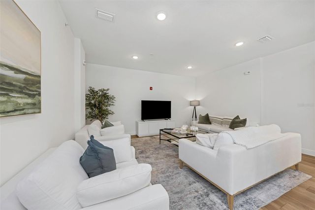 600 3RD AVENUE S 305, St Petersburg, FL 33701