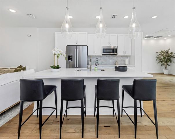 600 3RD AVENUE S 305, St Petersburg, FL 33701