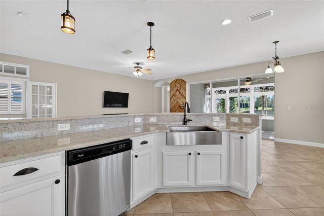 8852 BRIDGEPORT BAY CIRCLE, Mount Dora, FL 32757