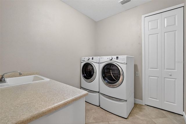 8852 BRIDGEPORT BAY CIRCLE, Mount Dora, FL 32757