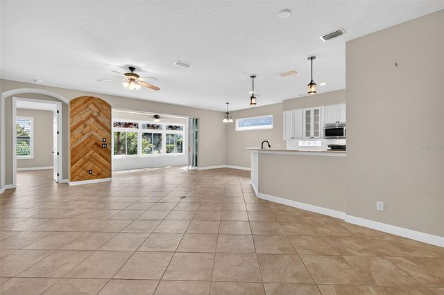 8852 BRIDGEPORT BAY CIRCLE, Mount Dora, FL 32757