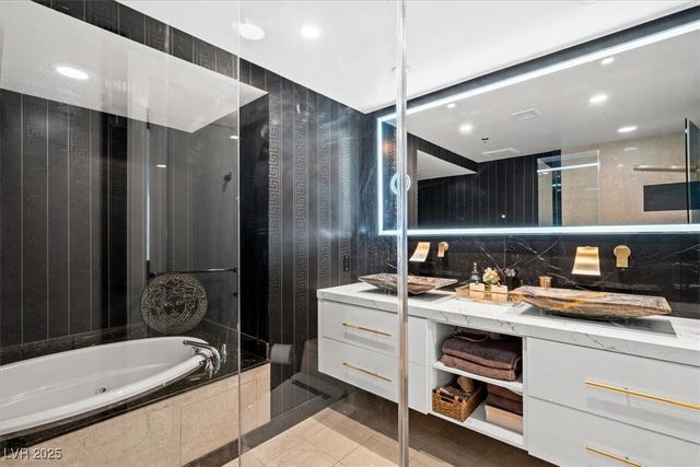 2700 Las Vegas Boulevard 1401, Las Vegas, NV 89109