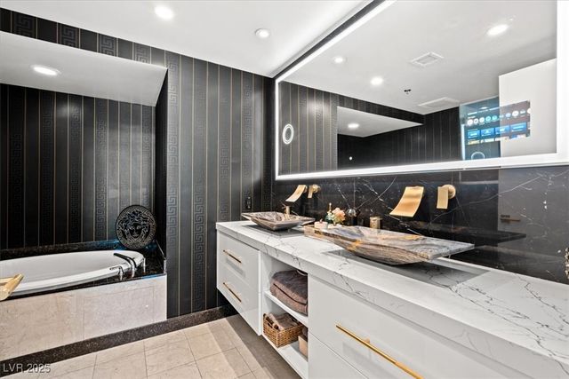 2700 Las Vegas Boulevard 1401, Las Vegas, NV 89109