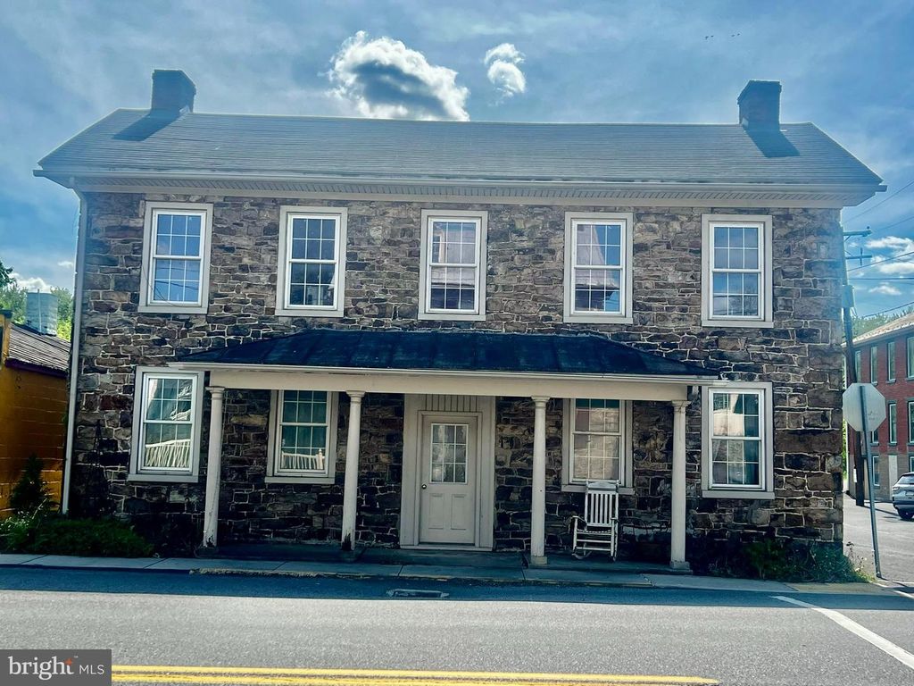 41 N MARKET STREET, Millerstown, PA 17062