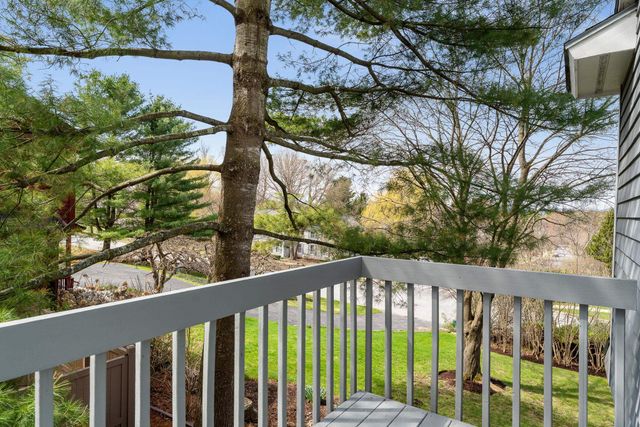 5 Harbor Ridge Road, South Burlington, VT 05403