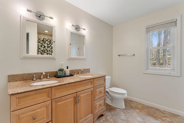 5 Harbor Ridge Road, South Burlington, VT 05403