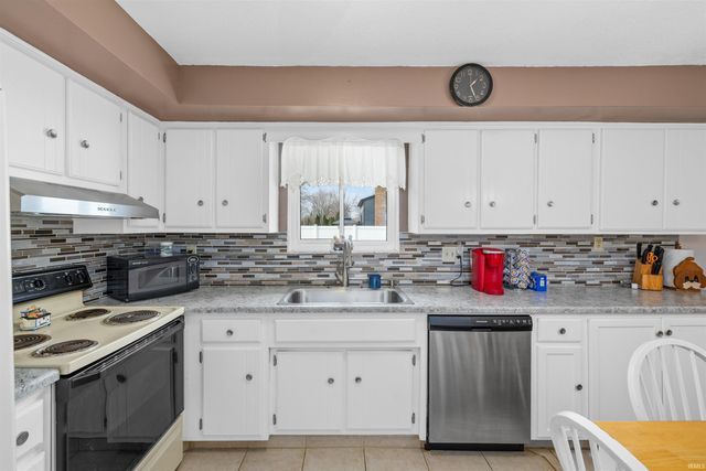 1301 Culbertson Court, Auburn, IN 46706