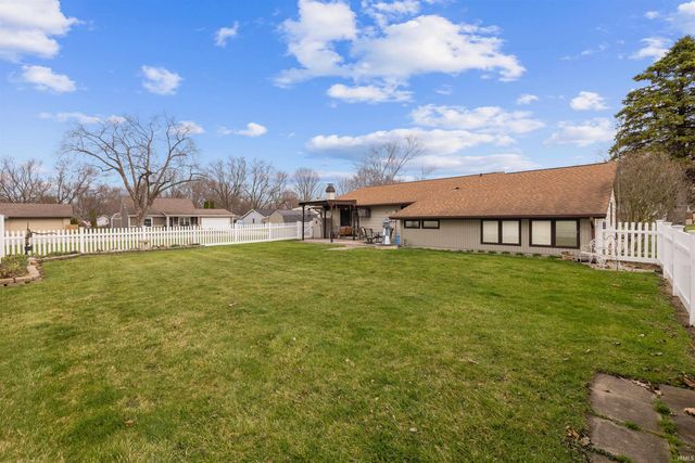 1301 Culbertson Court, Auburn, IN 46706