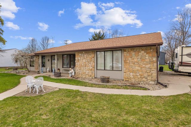 1301 Culbertson Court, Auburn, IN 46706