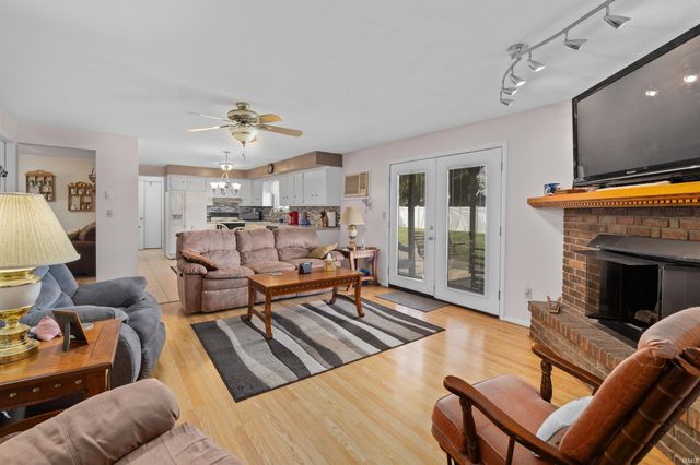 1301 Culbertson Court, Auburn, IN 46706