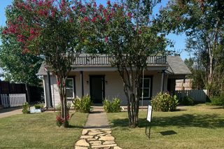 422 Goshen W, Canton, TX 75103