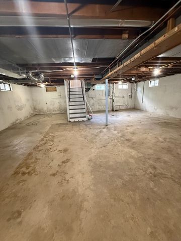 8057 S Saint Louis Avenue, Chicago, IL 60652