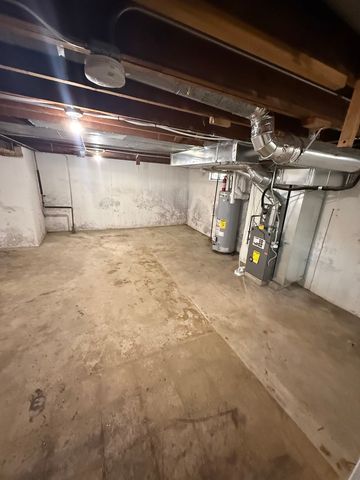 8057 S Saint Louis Avenue, Chicago, IL 60652