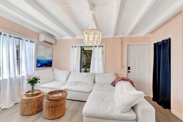 237 SW 3rd Avenue, Delray Beach, FL 33444